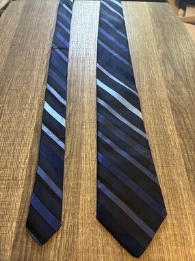 Axcess Black and Navy Striped Men's Tie